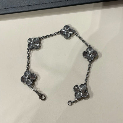 [Luna Brilliance]CLOVER 5 MOTIF BLACK BRACELET