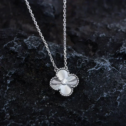[Luna Brilliance]CLOVER  15MM DIAMOND LASER NECKLACE SILVER