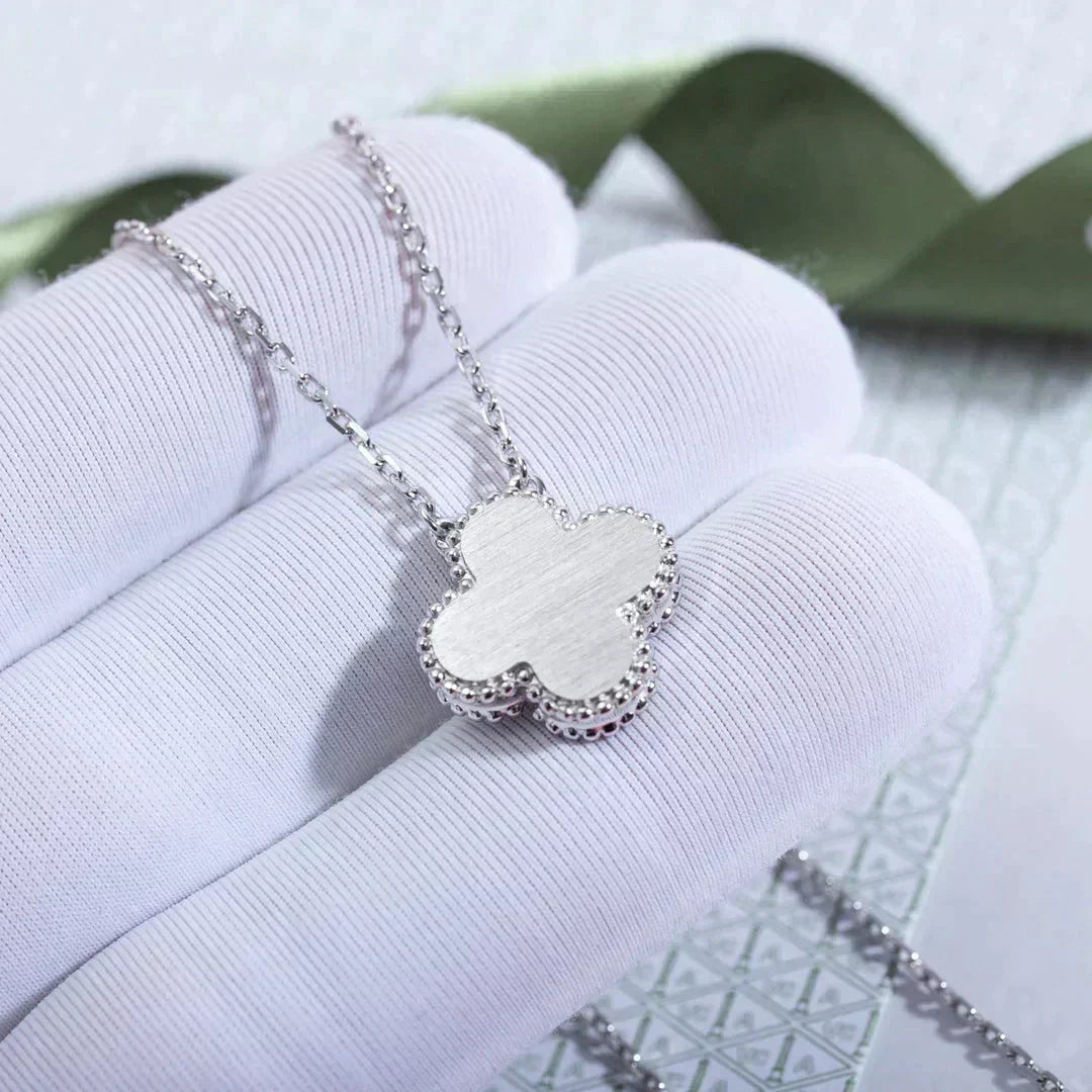 [Luna Brilliance]CLOVER  15MM DIAMOND LASER NECKLACE SILVER