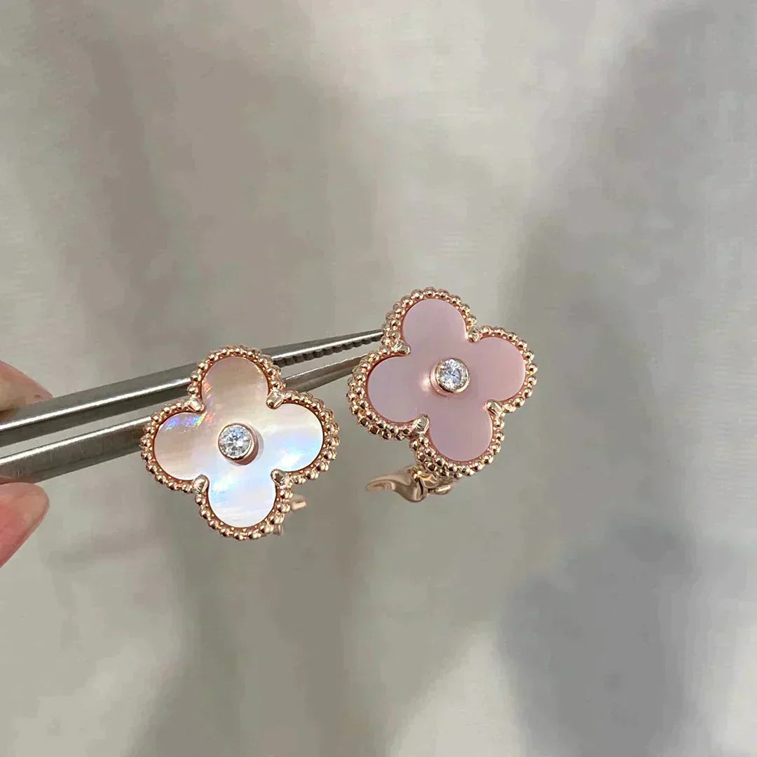 [Luna Brilliance]CLOVER MEDIUM 1 MOTIFS  PINK MOP DIAMOND EARRINGS