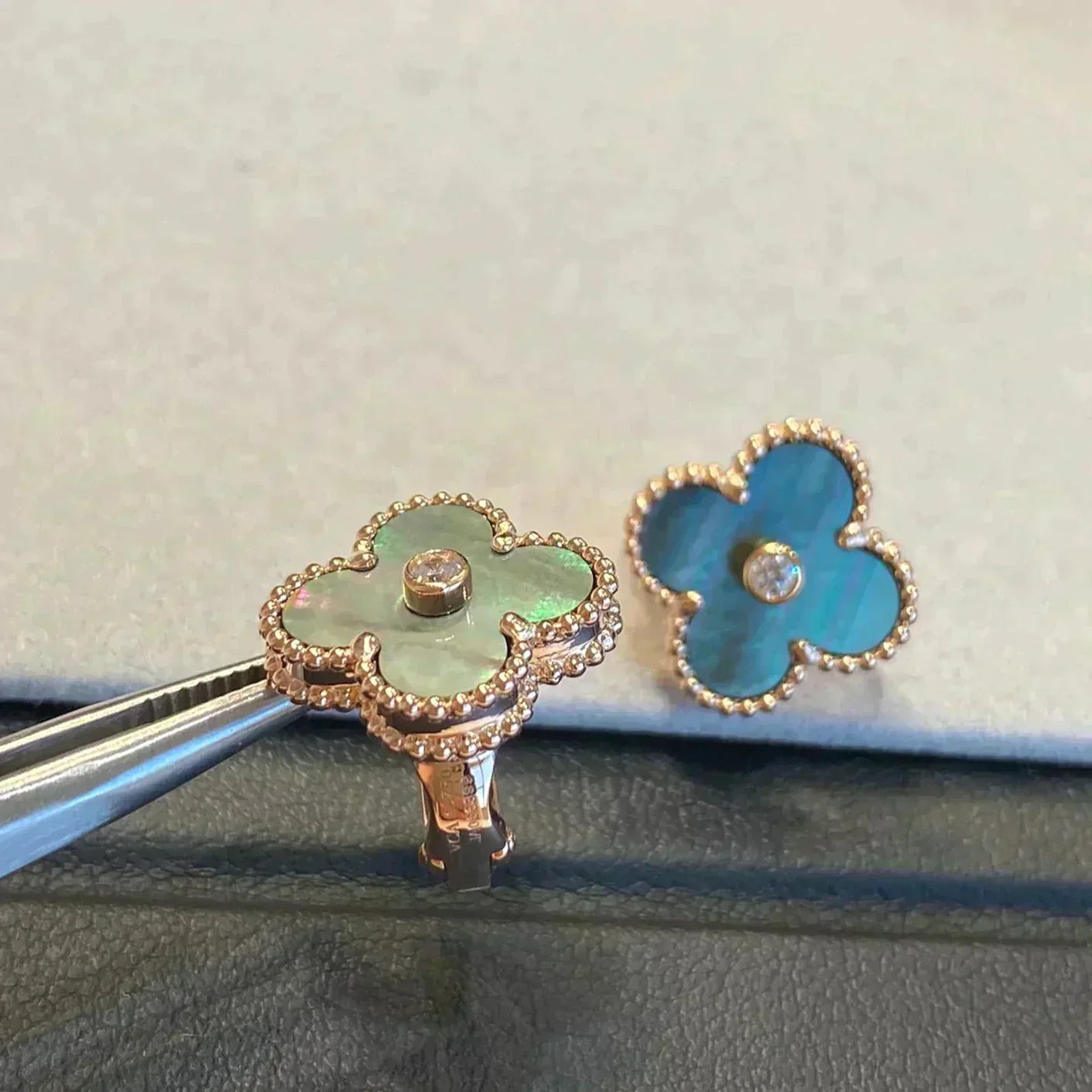 [Luna Brilliance]CLOVER MEDIUM 1 MOTIFS GRAY MOP  DIAMOND EARRINGS