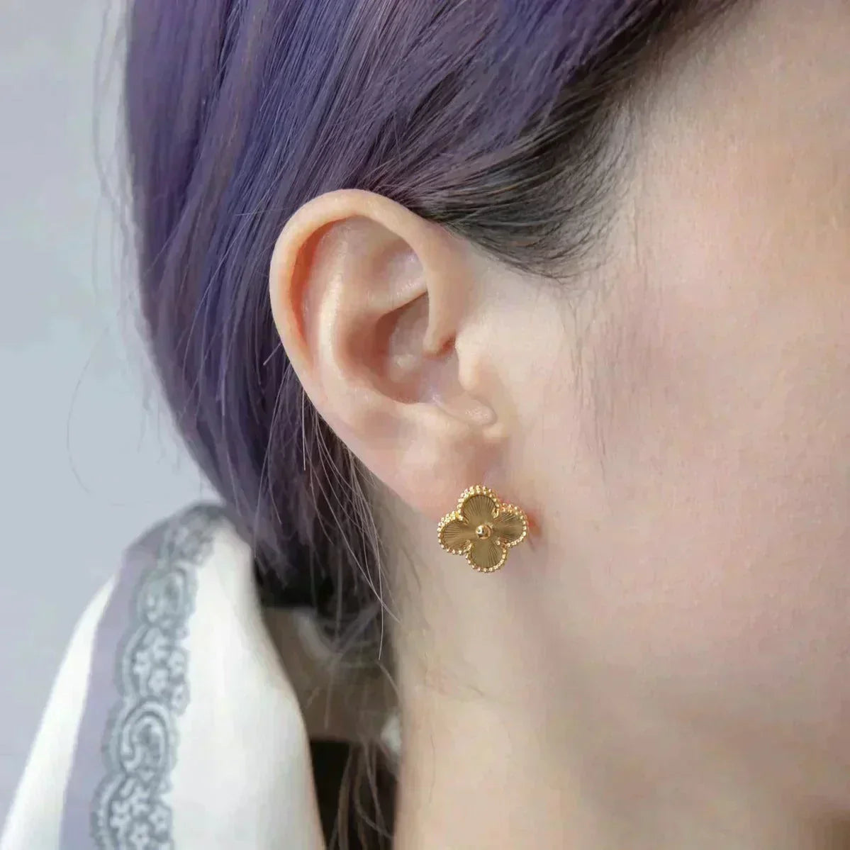 [Luna Brilliance]CLOVER MEDIUM 1 MOTIFS LASER EARRINGS
