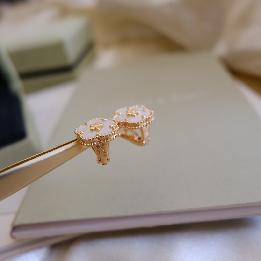 [Luna Brilliance]LUCKY PINK GOLD WHITE MOP EARRINGS