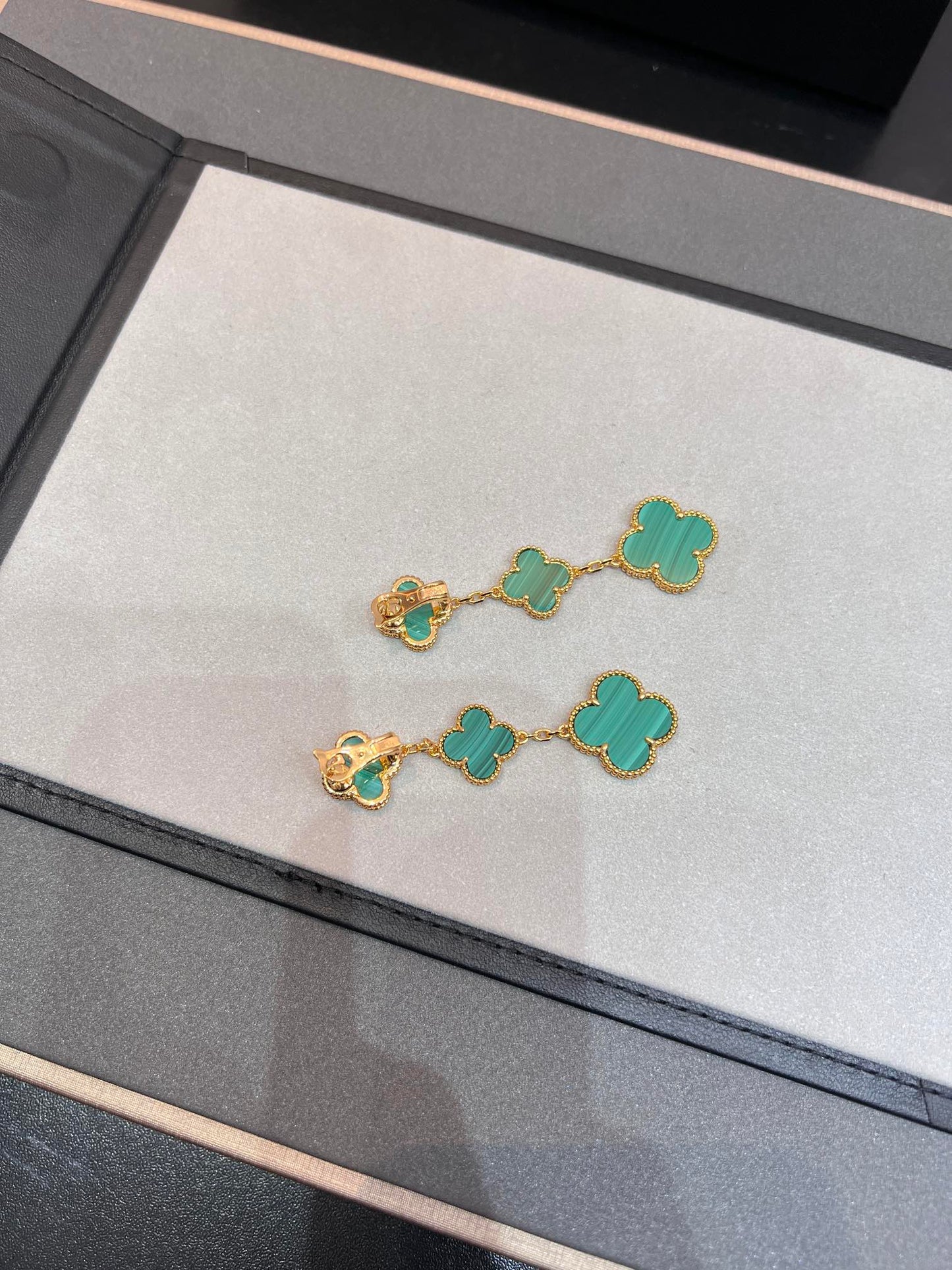 [Luna Brilliance]CLOVER MALACHITE 3 MOTIFS GOLD