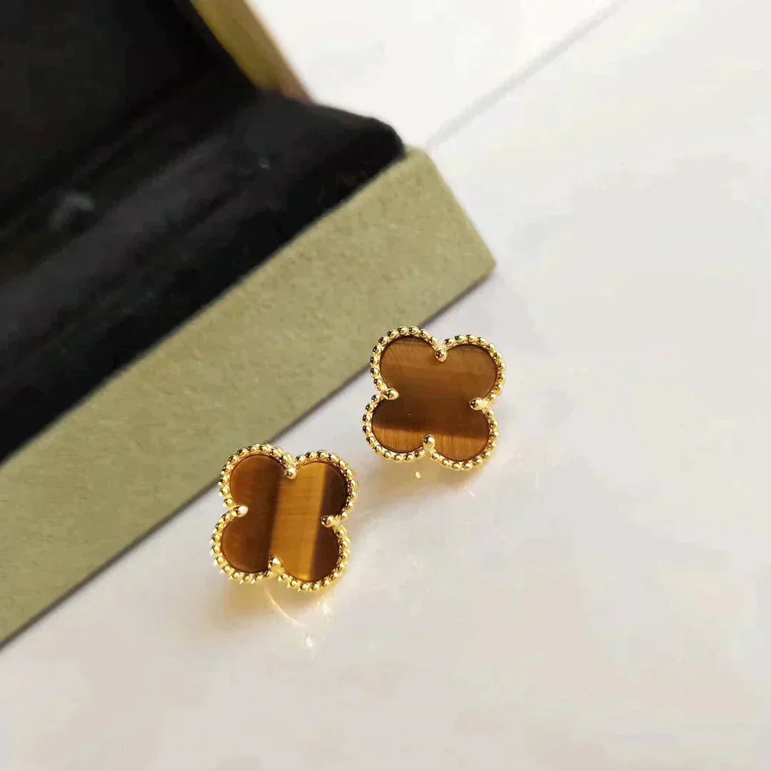 [Luna Brilliance]CLOVER MEDIUM 1 MOTIFS TIGER EYE EARRINGS