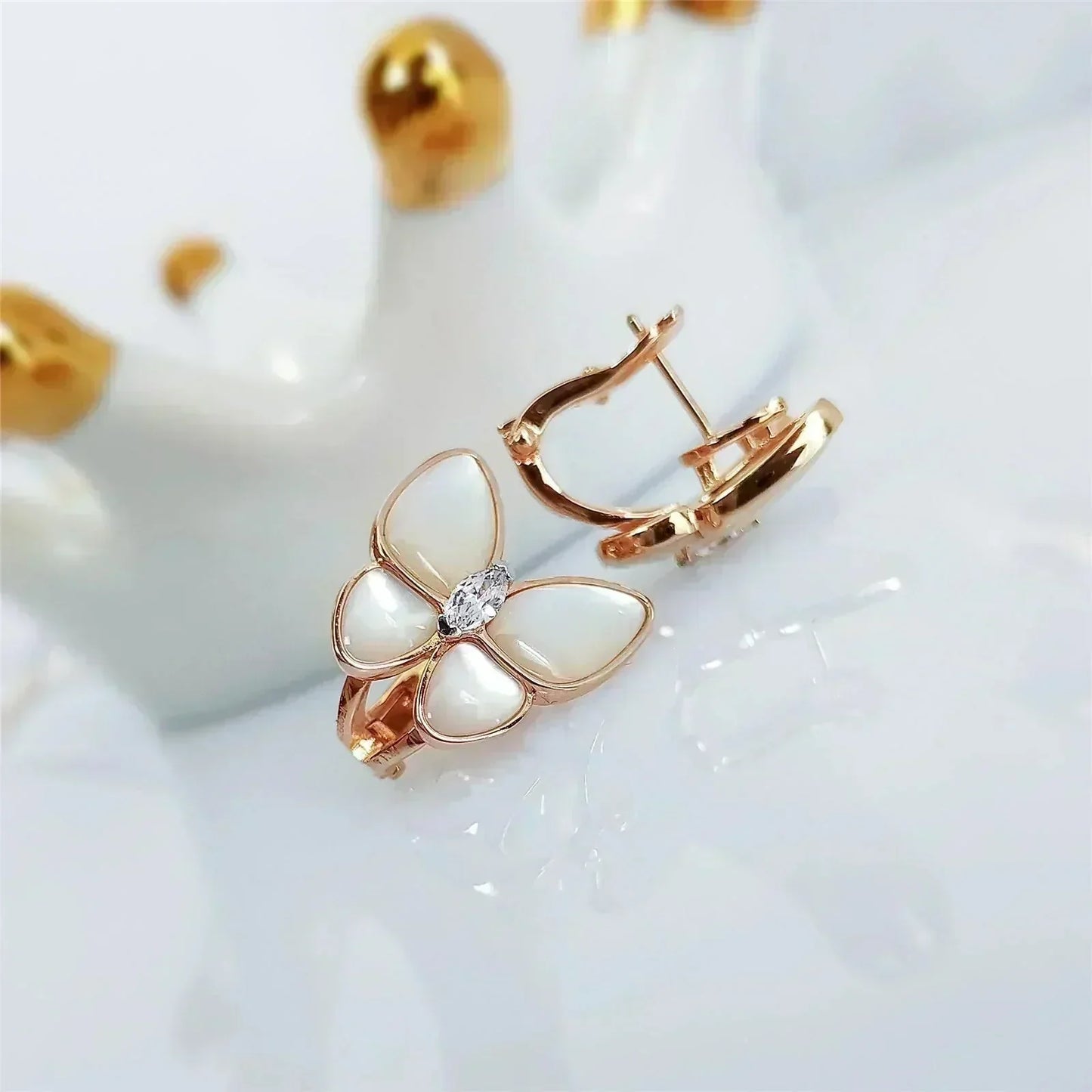 [Luna Brilliance]BUTTERFLY MOP DIAMOND EARRINGS