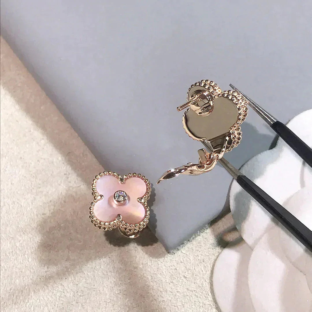[Luna Brilliance]CLOVER MEDIUM 1 MOTIFS  PINK MOP DIAMOND EARRINGS