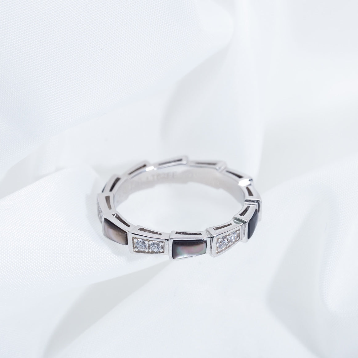 [Luna Brilliance]SERPENTI RING SILVER  DIAMOND BLACK MOP 3MM
