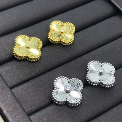 [Luna Brilliance]CLOVER MINI 9.5MM LASER EARRINGS
