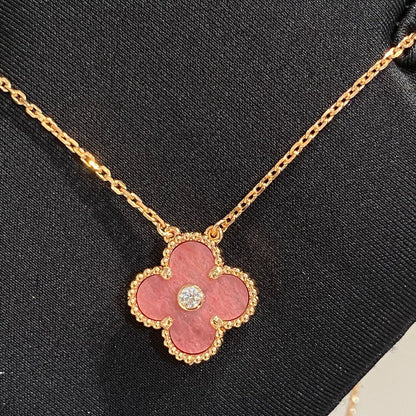 [Luna Brilliance]CLOVER 15MM DIAMOND RHODONITE NECKLACE
