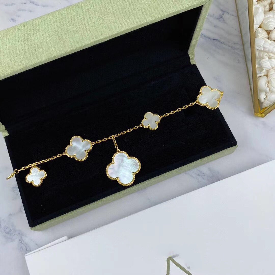 [Luna Brilliance]MAGIC CLOVER MOP GOLD BRACELET 5 MOTIFS