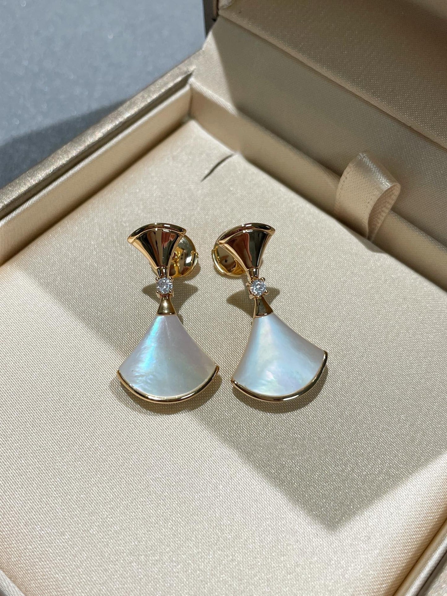 [Luna Brilliance]DREAM MOP 1 DIAMOND EARRINGS