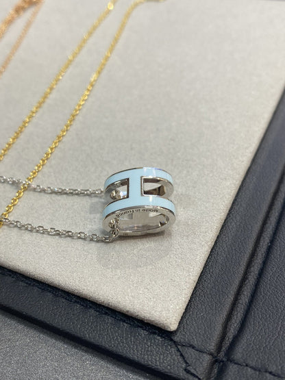 [Luna Brilliance]POP H LIGHT BLUE NECKLACE