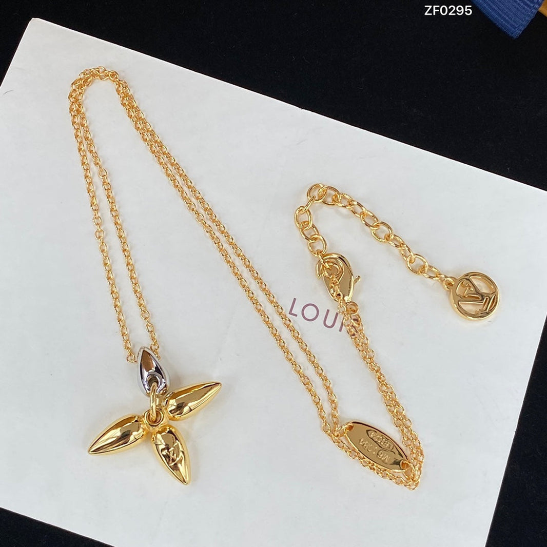 [Luna Brilliance]LOUISETTE PEDANT GOLD NECKLACE