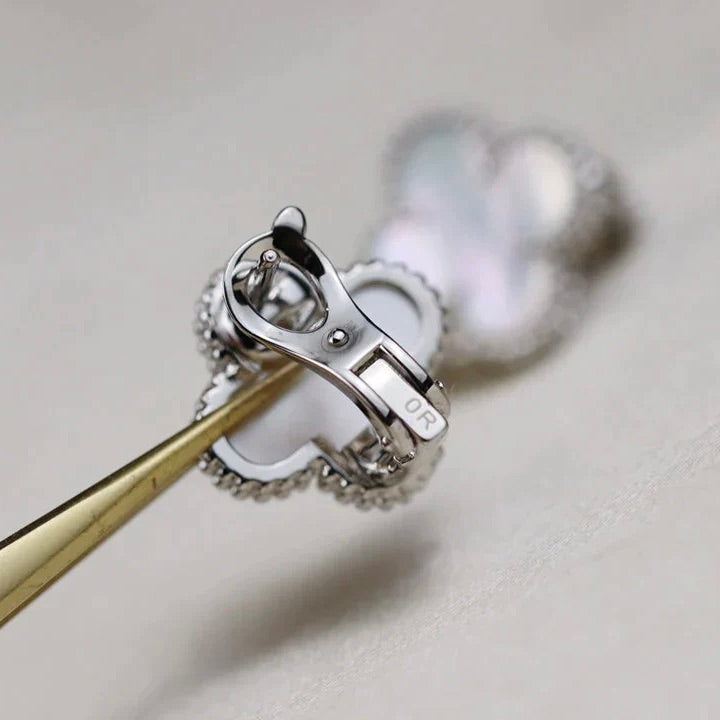 [Luna Brilliance]CLOVER MEDIUM 1 MOTIFS  WHITE MOP EARRINGS SILVER