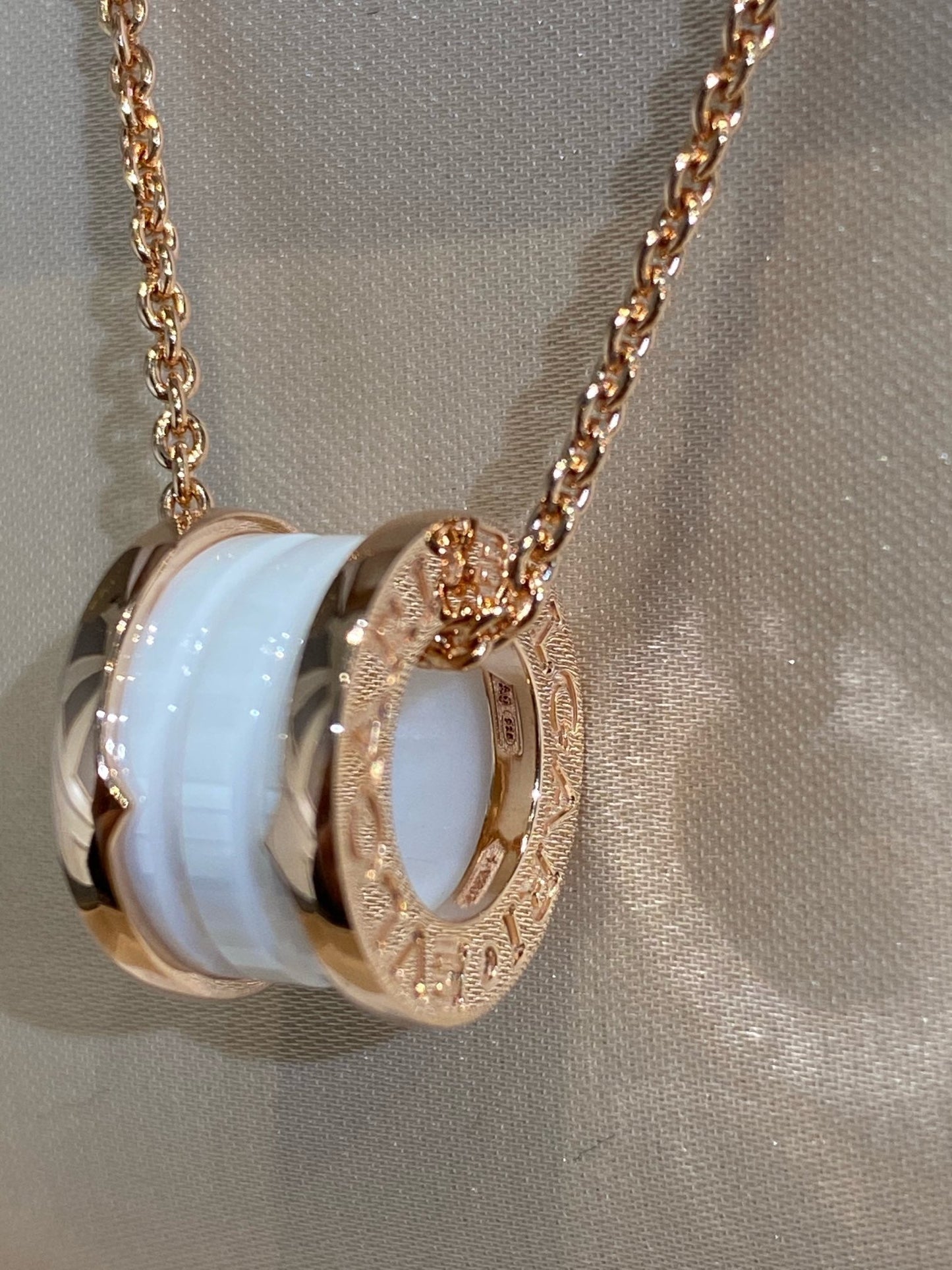 [Luna Brilliance]ZERO 1 WHITE CERAMIC PINK GOLD NECKLACE