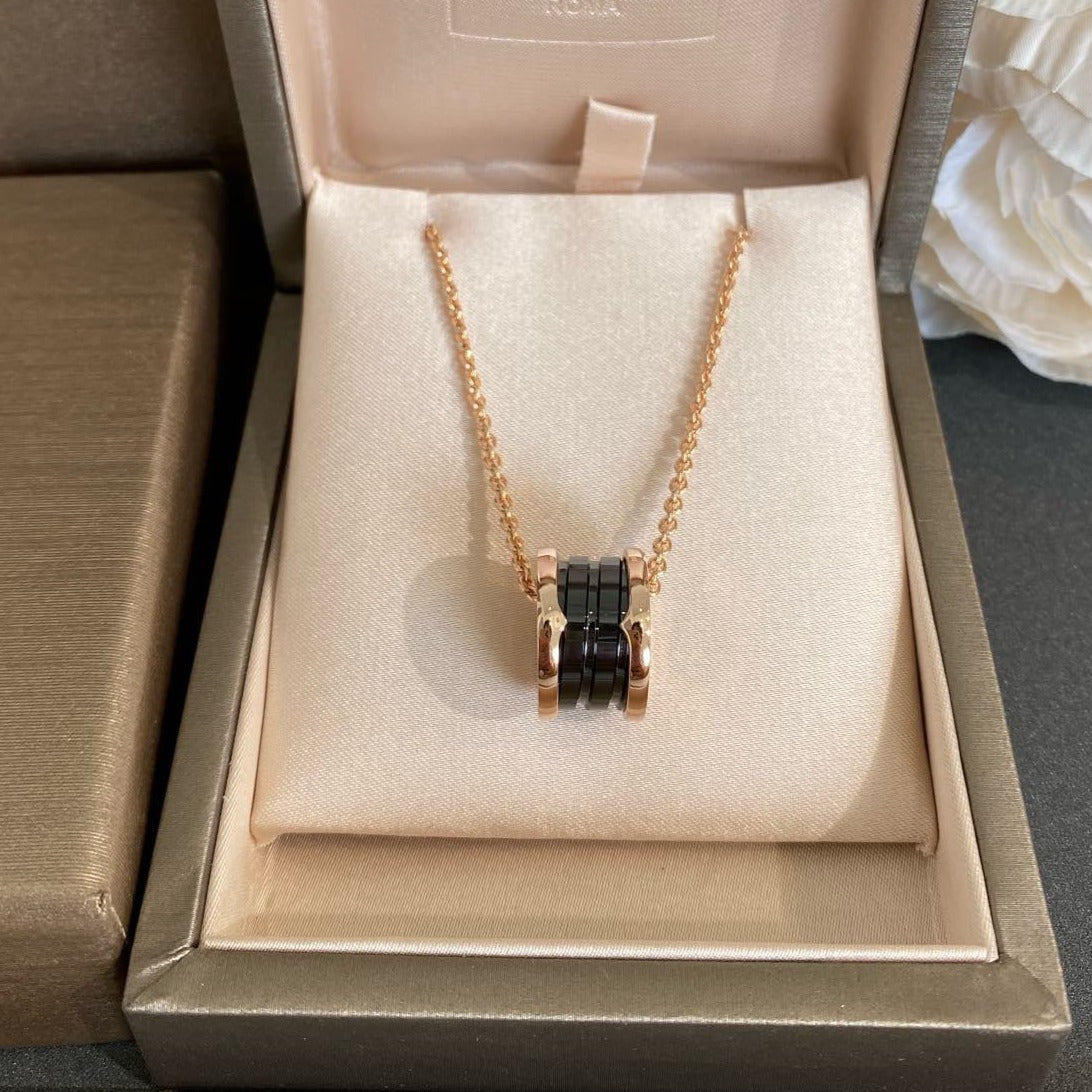 [Luna Brilliance]ZERO 1 BLACK CERAMIC PINK GOLD NECKLACE