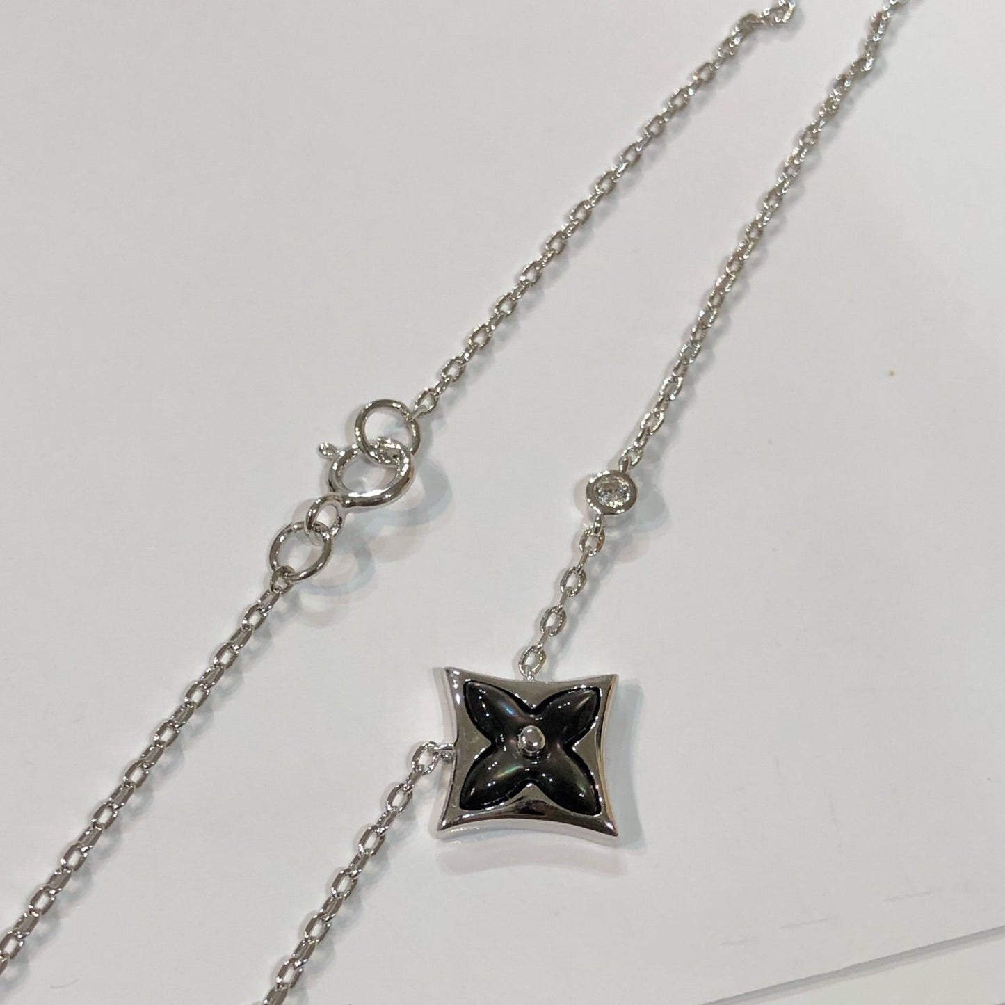 [Luna Brilliance]STAR BLACK MOP NECKLACE