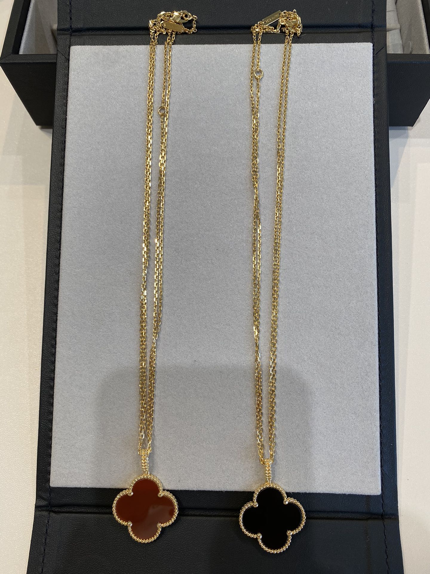 [Luna Brilliance]CLOVER 25MM NECKLACE GOLD CARNELIAN