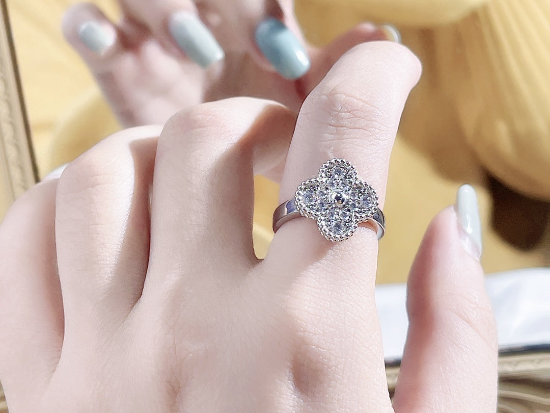 [Luna Brilliance]CLOVER DIAMOND RING