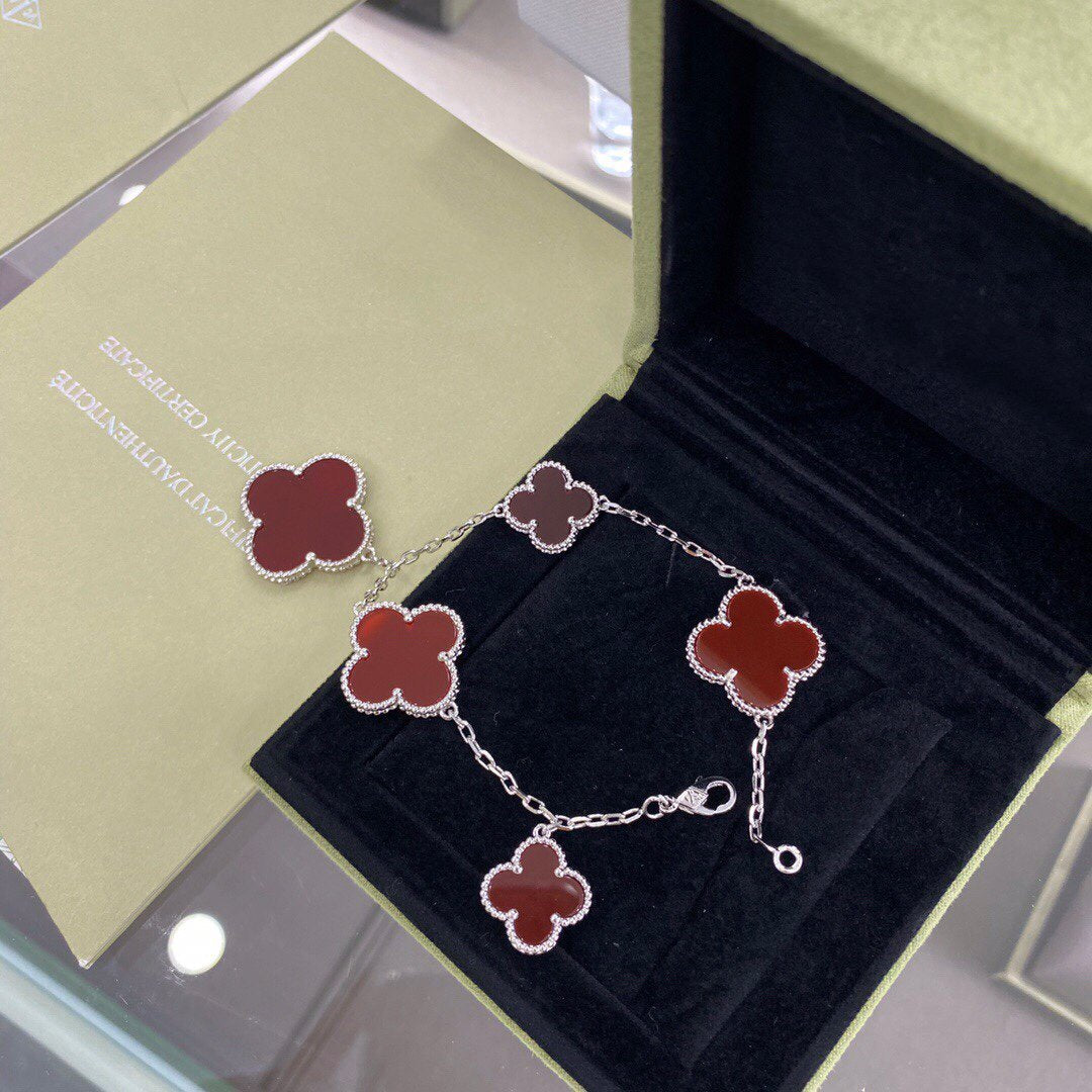 [Luna Brilliance]CLOVER 5 MOTIFS SIVLER CARNELIAN BRACELET