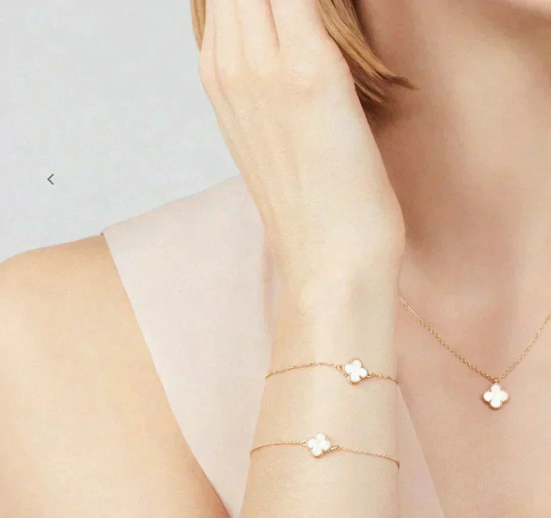 [Luna Brilliance]CLOVER MINI 9.5MM WHITE MOTHER-OF-PEARL NECKLACE