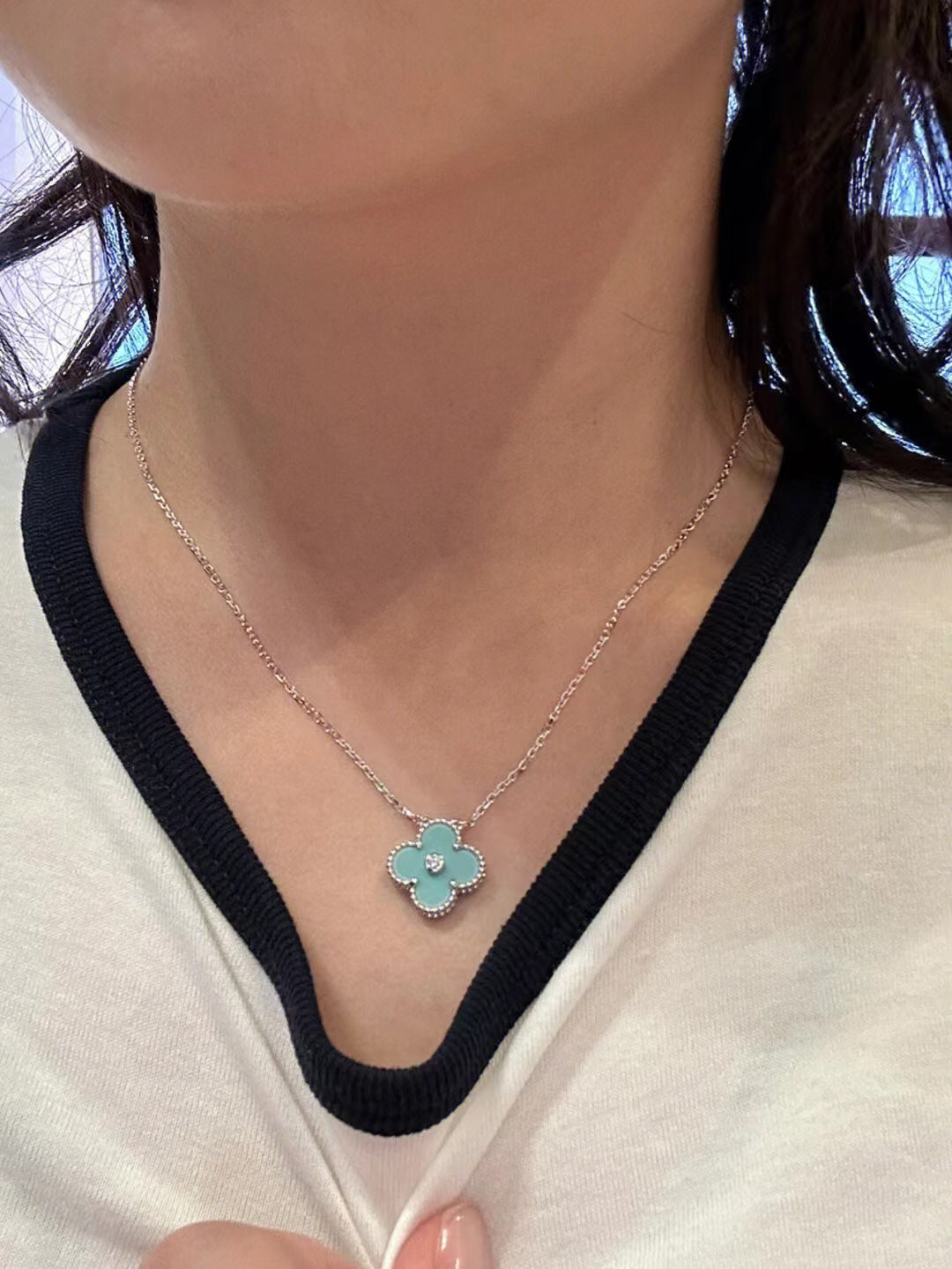 [Luna Brilliance]CLOVER 1 DIAMOND LIGHT BLUE SILVER NECKLACE