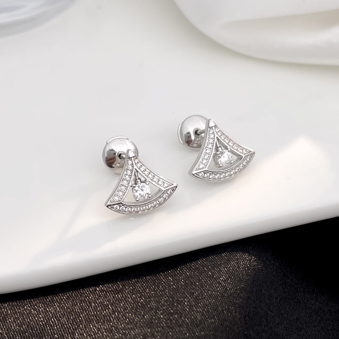 [Luna Brilliance]DREAM MINI DIAMOND STUD EARRINGS