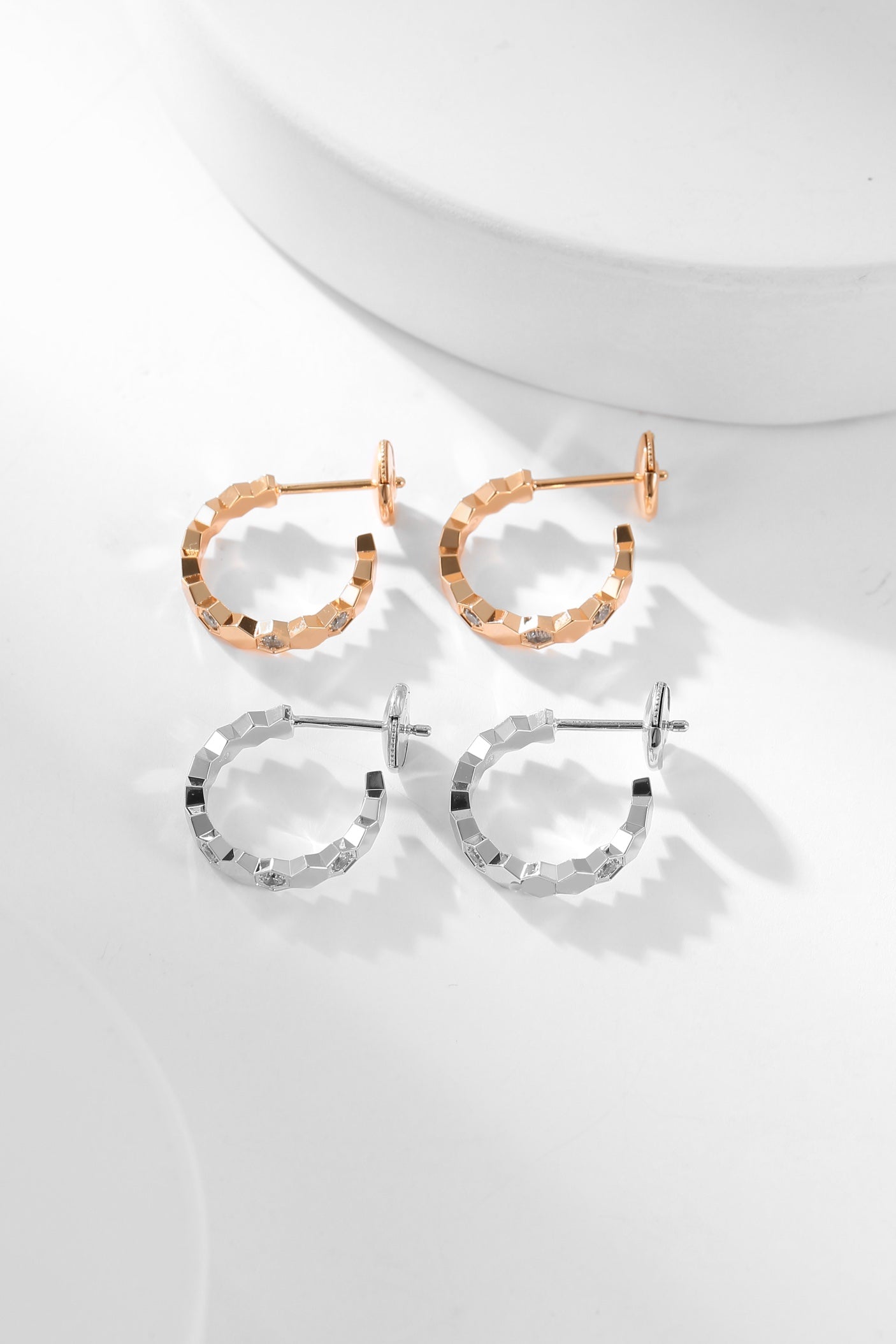 [Luna Brilliance]BEE LOVE DIAMOND HOOP EARRINGS