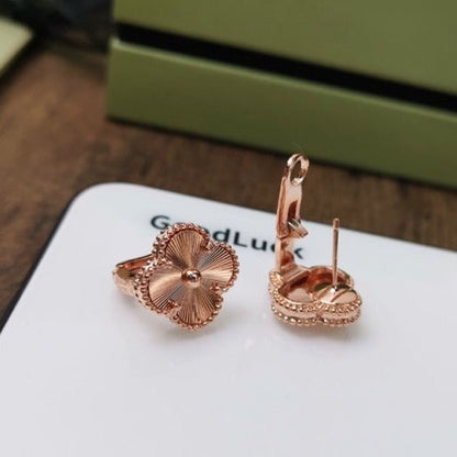 [Luna Brilliance]CLOVER MEDIUM STUD EARRINGS