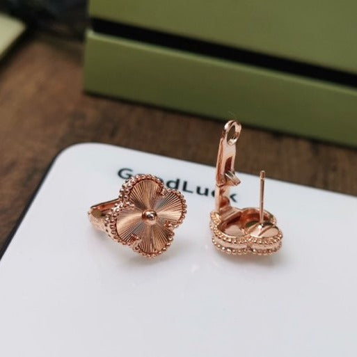 [Luna Brilliance]CLOVER MEDIUM STUD EARRINGS