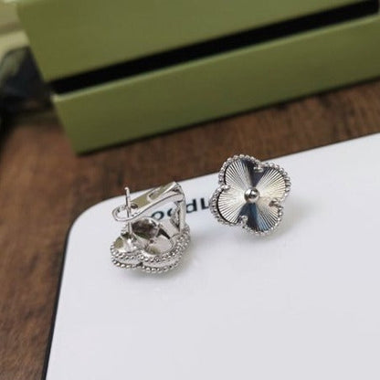 [Luna Brilliance]CLOVER MEDIUM STUD EARRINGS