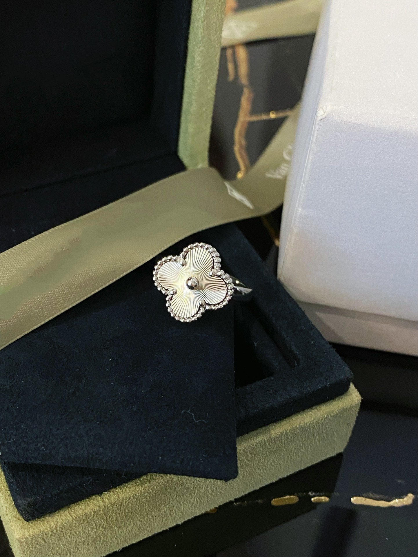 [Luna Brilliance]CLOVER SILVER RING