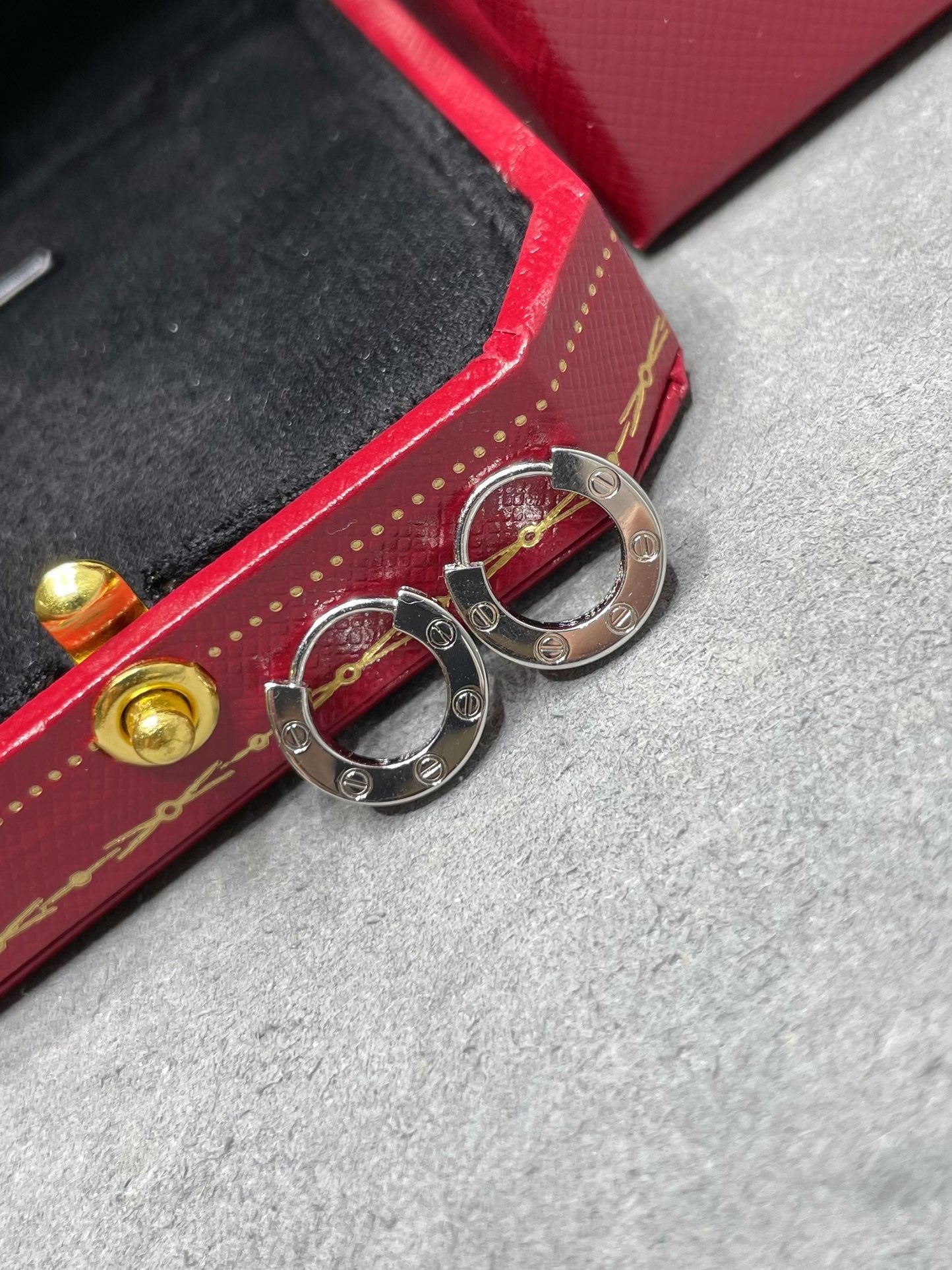 [Luna Brilliance]LOVE MINI EARRINGS