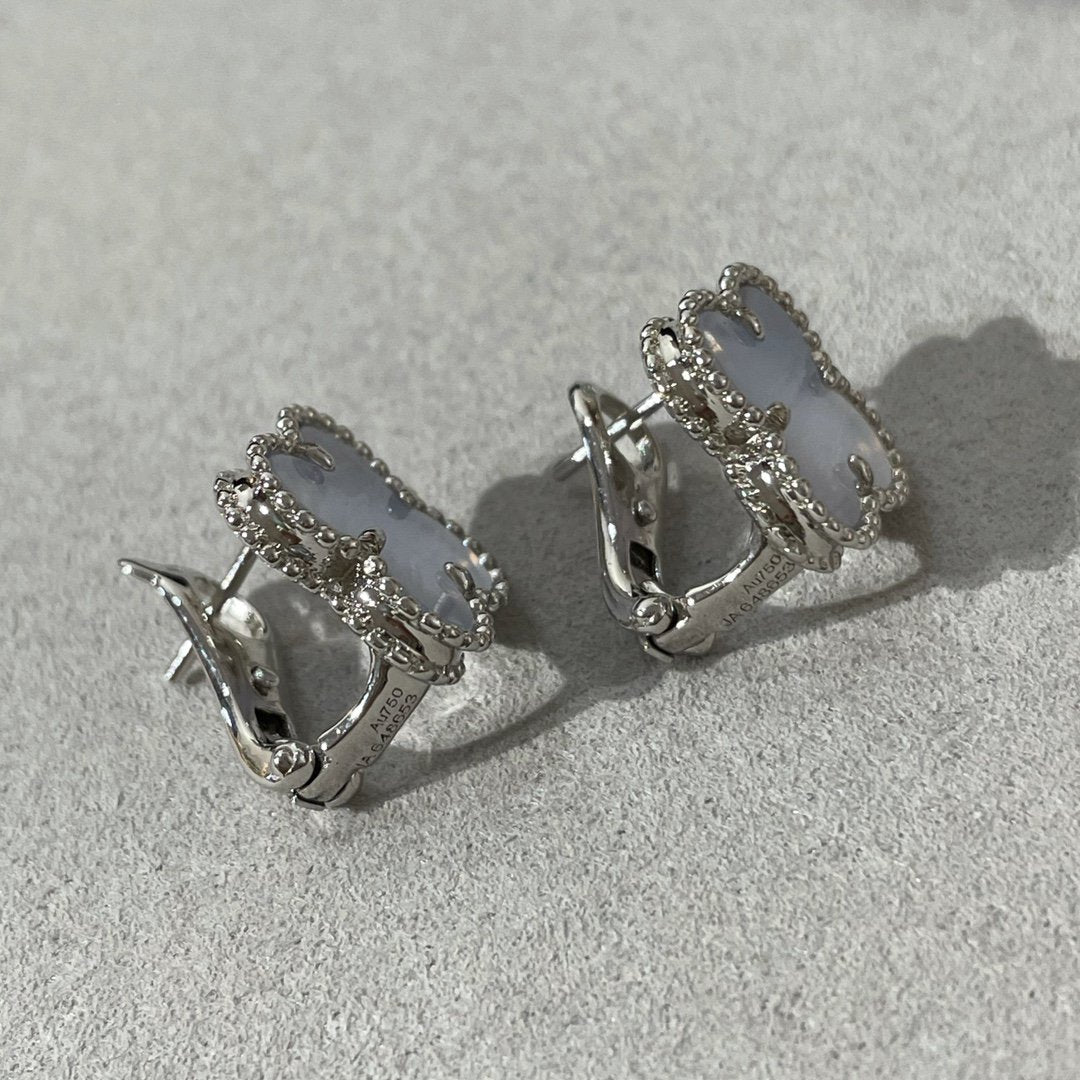 [Luna Brilliance]CLOVER CHALCEDONY SILVER STUD EARRINGS