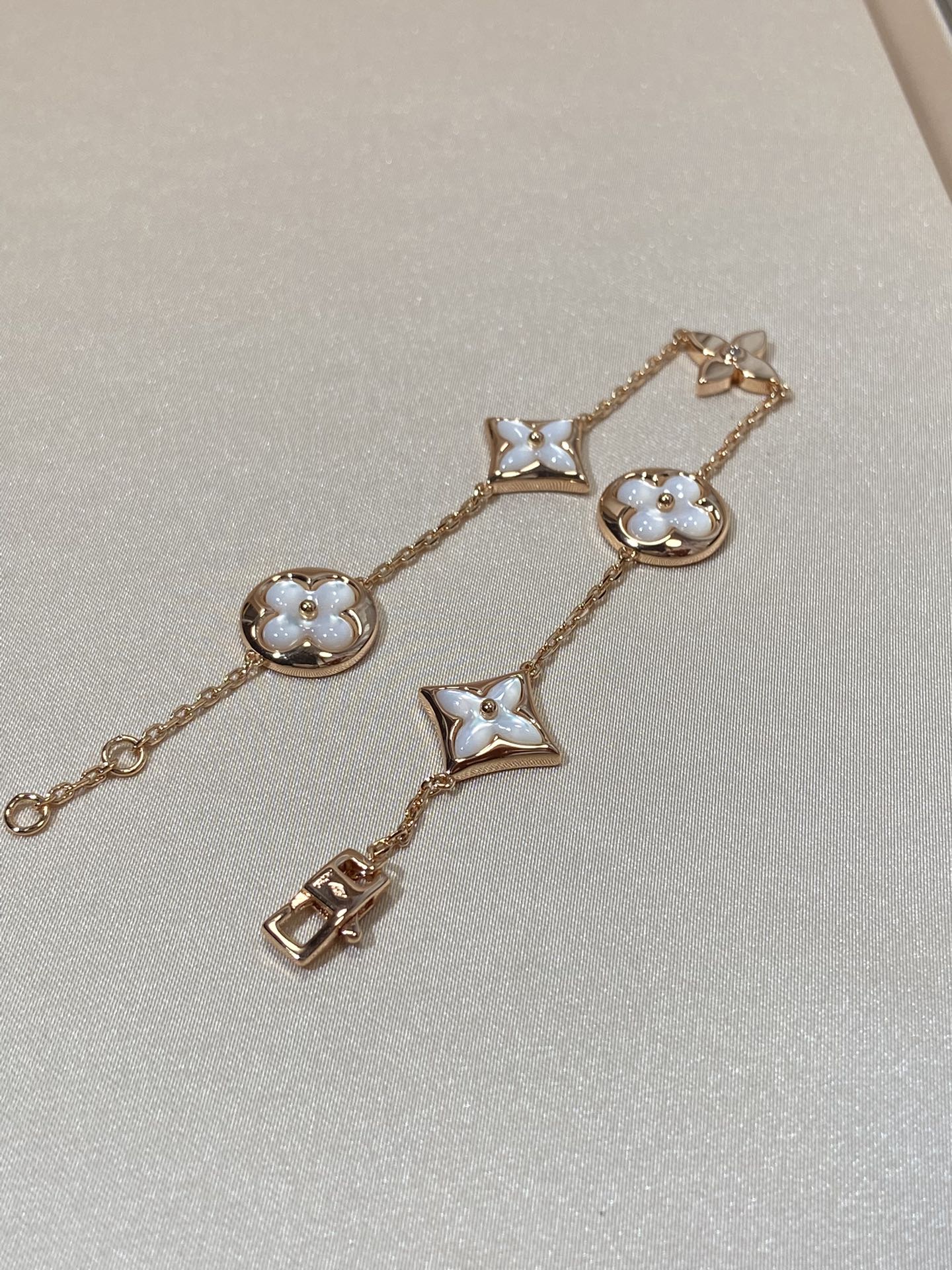 [Luna Brilliance]STAR AND SUN 5 MOTIF MOP PINK GOLD BRACELET