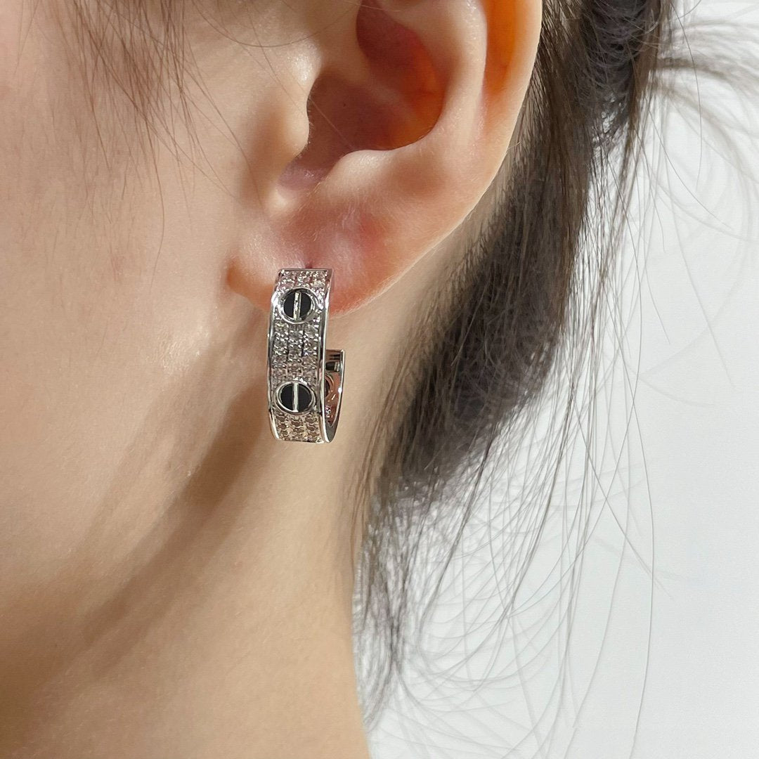 [Luna Brilliance]LOVE CERAMIC DIAMOND PAVED SILVER EARRINGS