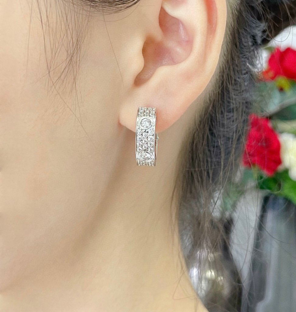 [Luna Brilliance]LOVE 5.5MM DIAMOND PAVED EARRINGS