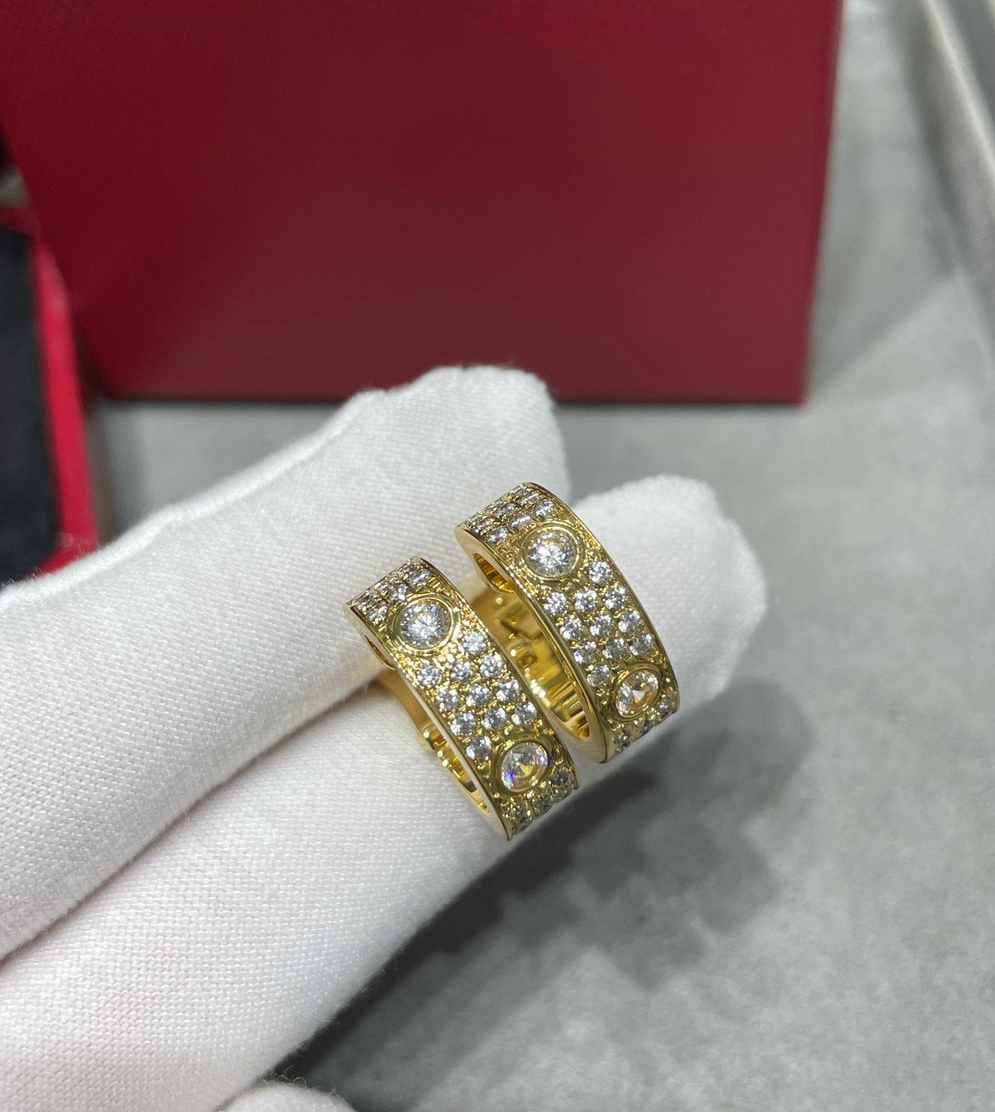 [Luna Brilliance]LOVE 5.5MM DIAMOND PAVED EARRINGS