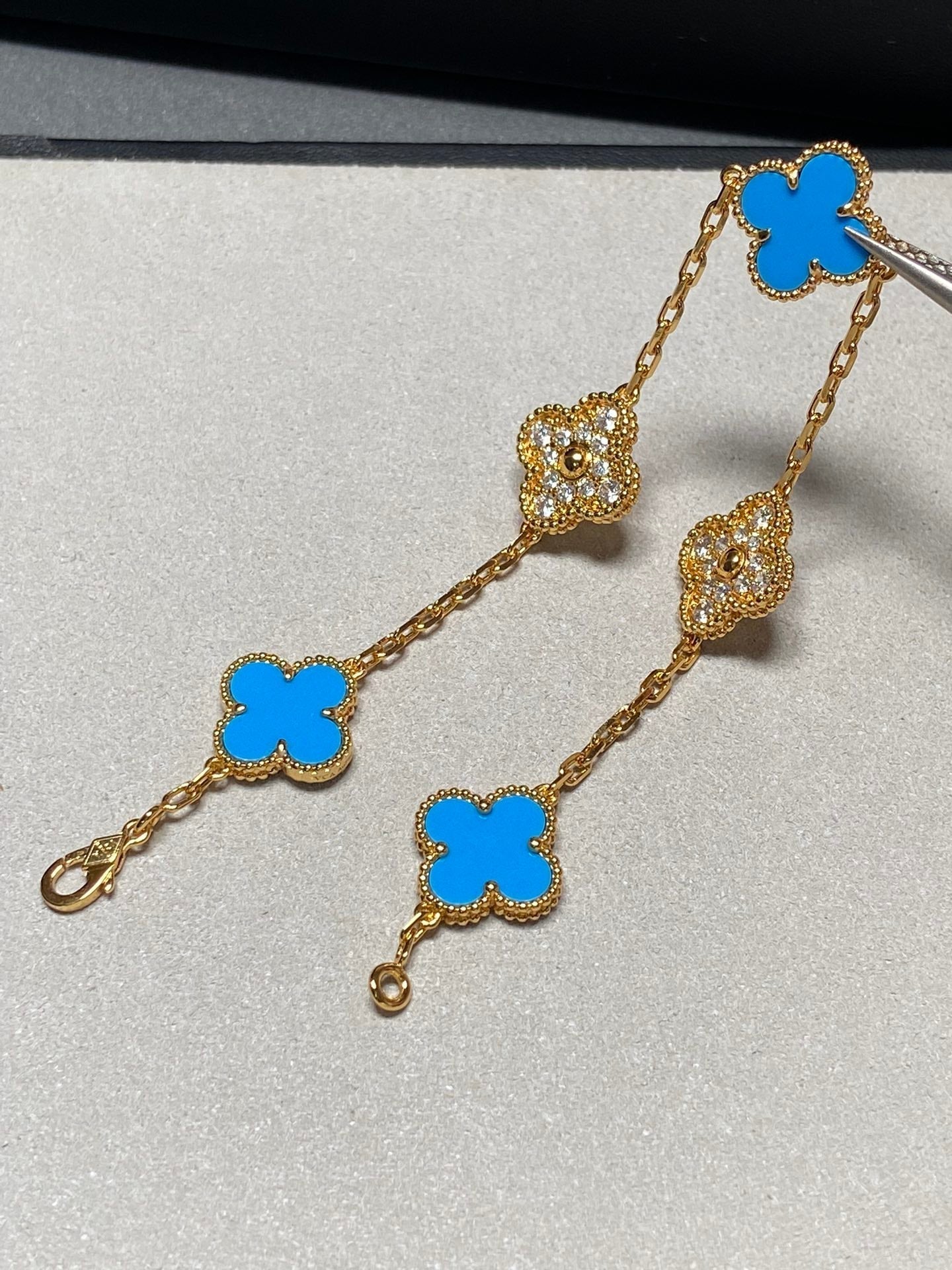 [Luna Brilliance]CLOVER 5 MOTIF BLUE CHALCEDONY DIAMOND GOLD BRACELET