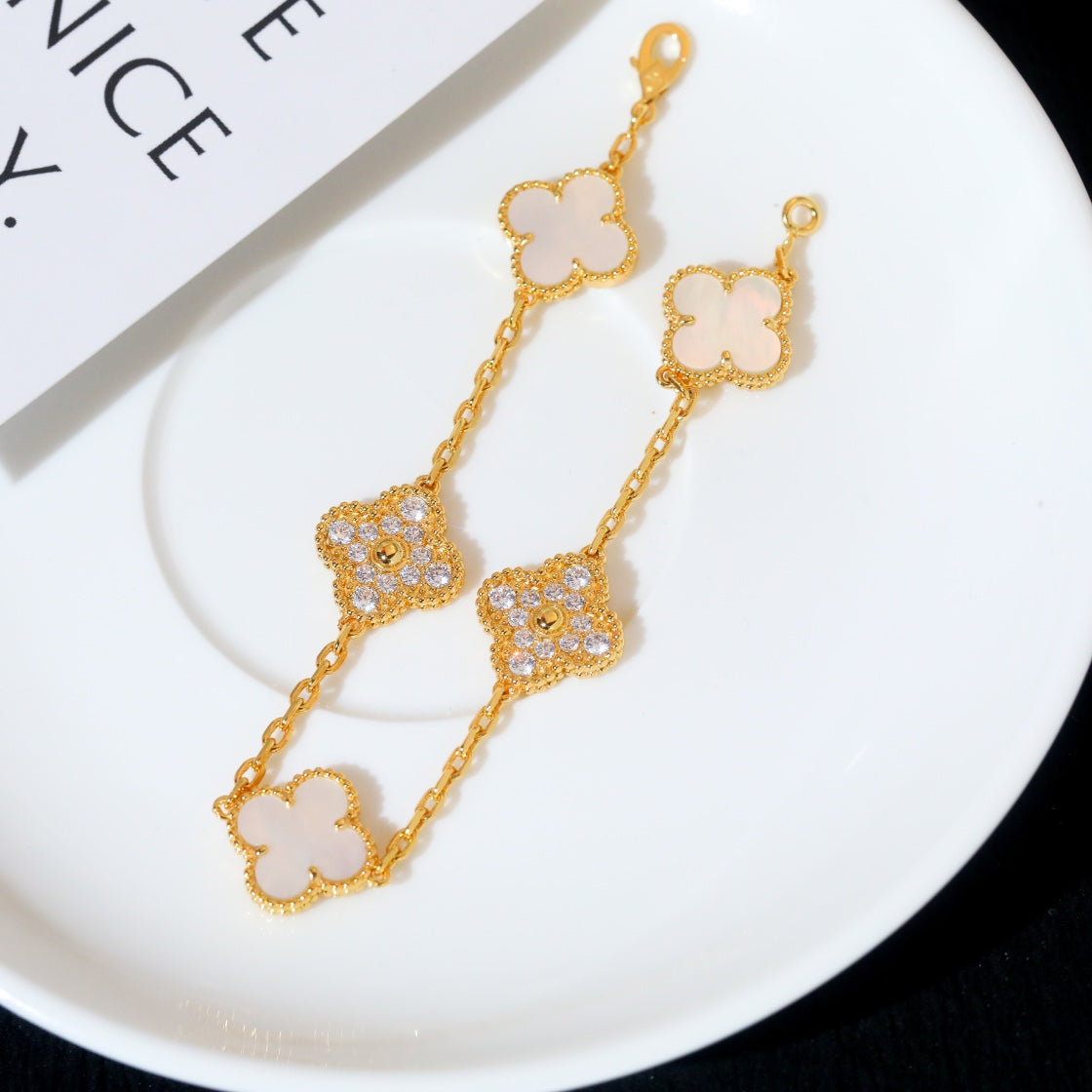 [Luna Brilliance]CLOVER BRACELET 5 MOTIF WHITE MOP DIAMOND