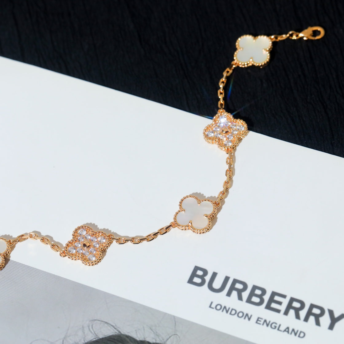 [Luna Brilliance]CLOVER BRACELET 5 MOTIF WHITE MOP DIAMOND