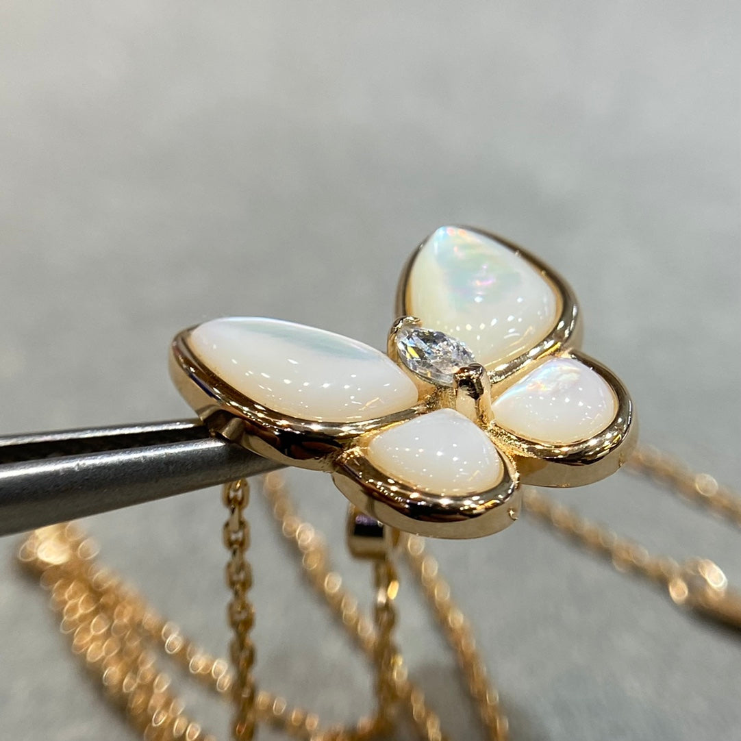 [Luna Brilliance]BUTTERFLY MOP DIAMOND NECKLACE