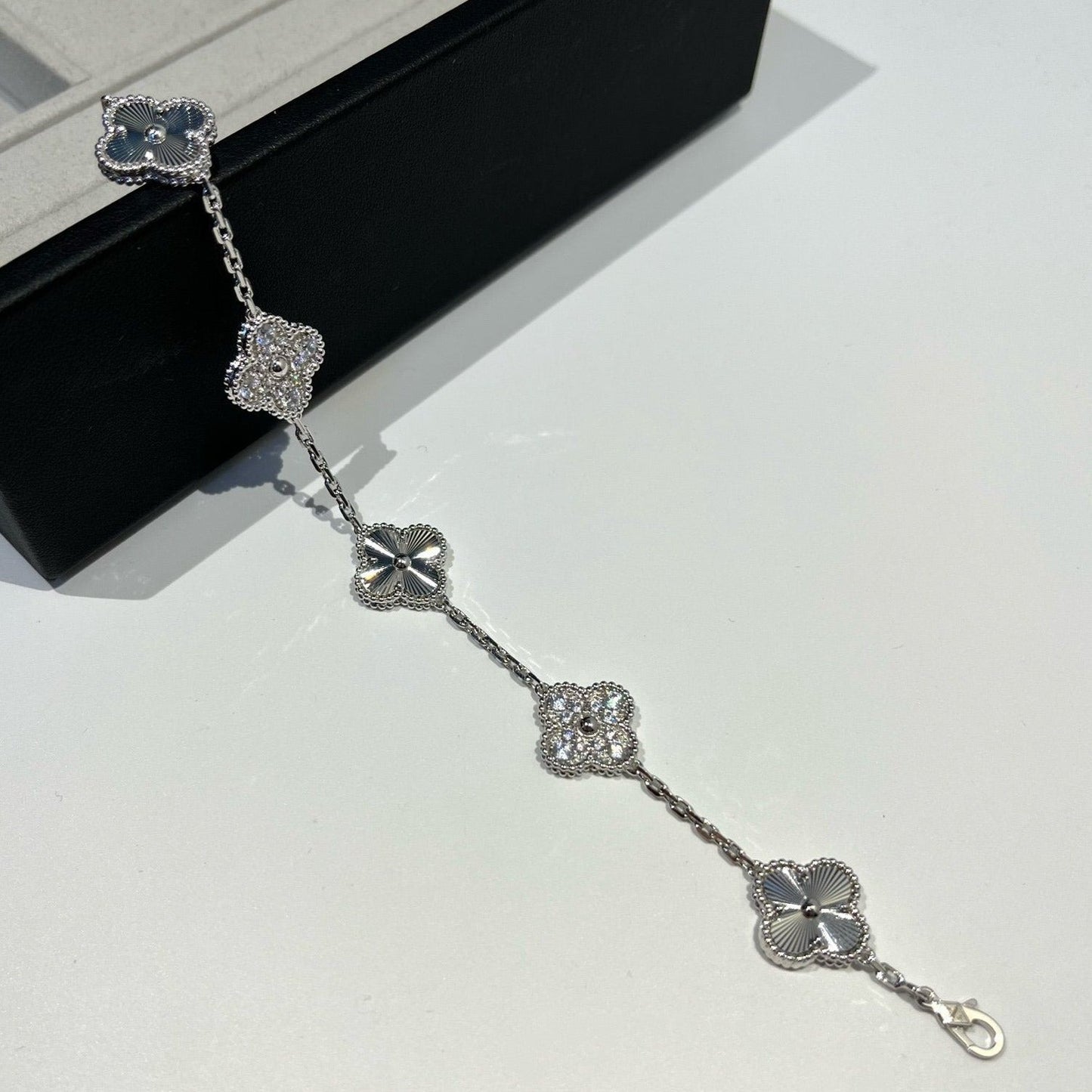[Luna Brilliance]CLOVER 5 MOTIF SILVER DIAMOND BRACELET