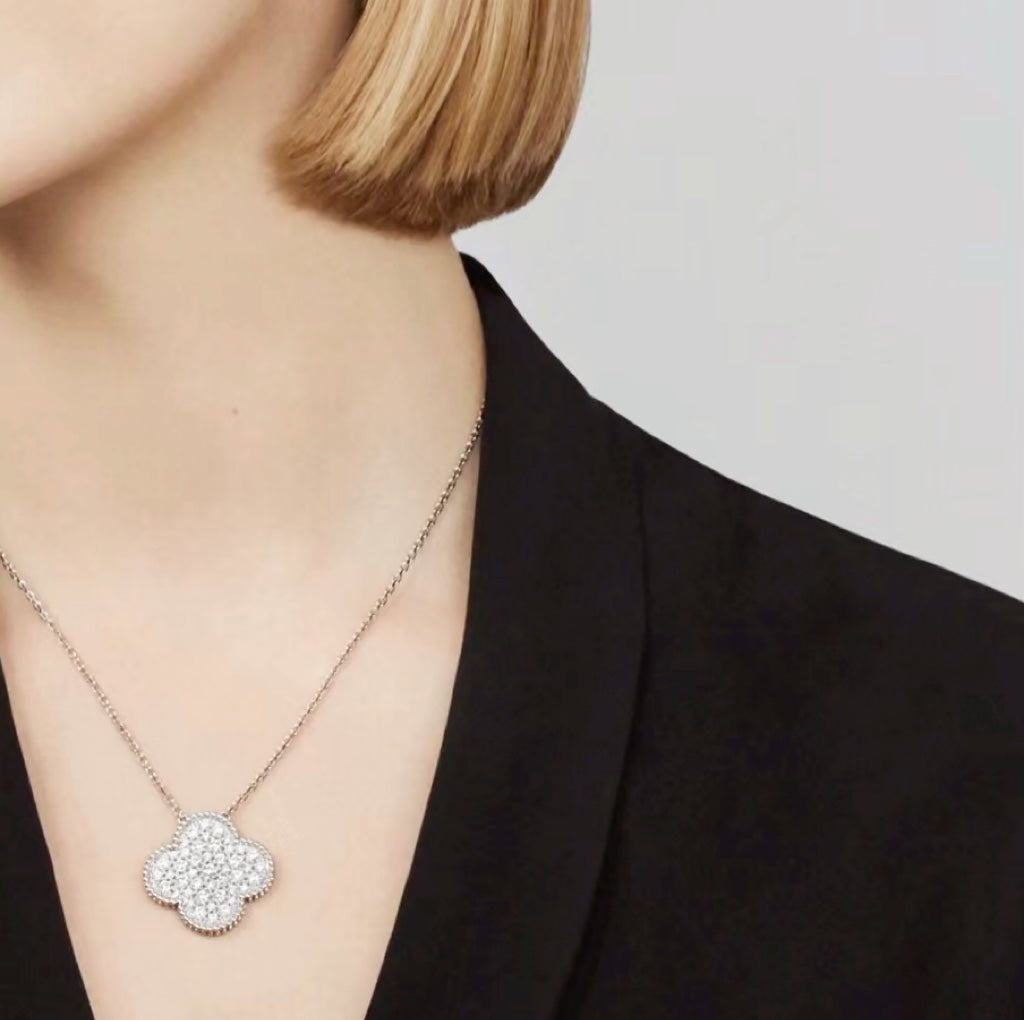 [Luna Brilliance]CLOVER 25MM LARGE PENDANT DIAMOND PAVED SILVER NECKLACE