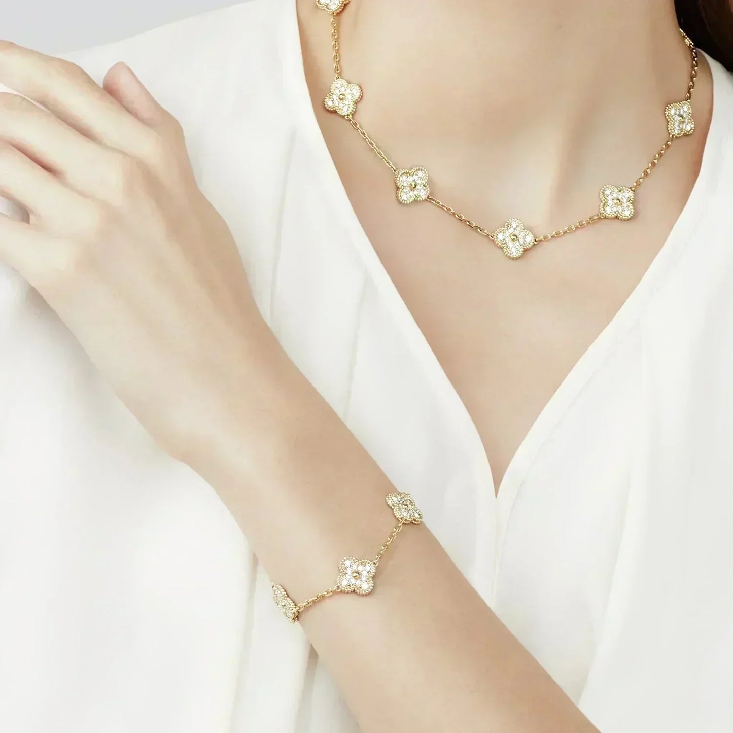 [Luna Brilliance]CLOVER 5 MOTIFS  FULL DIAMOND BRACELET
