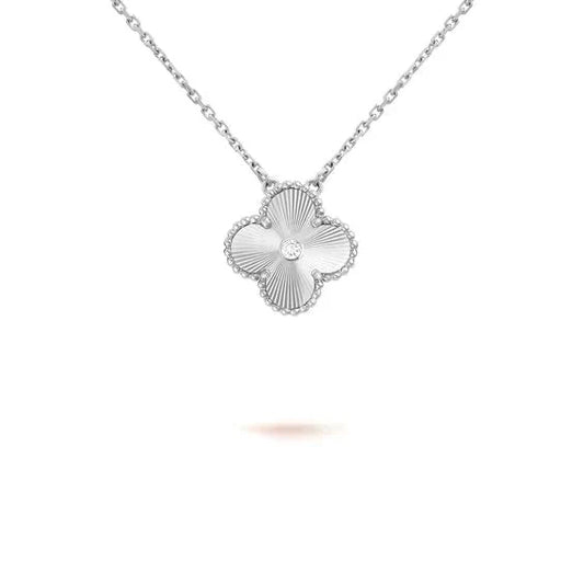 [Luna Brilliance]CLOVER  15MM DIAMOND LASER NECKLACE SILVER