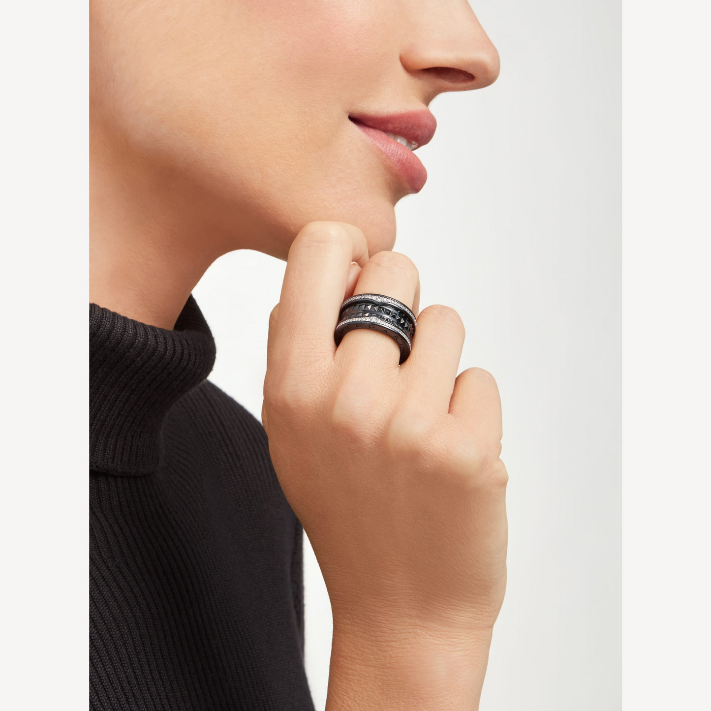 [Luna Brilliance]ZERO 1 ROCK FOUR-BAND BLACK CERAMIC WITH STUDDED SPIRAL AND PAVED DIAMONDS RING