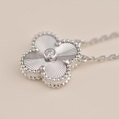 [Luna Brilliance]CLOVER  15MM DIAMOND LASER NECKLACE SILVER