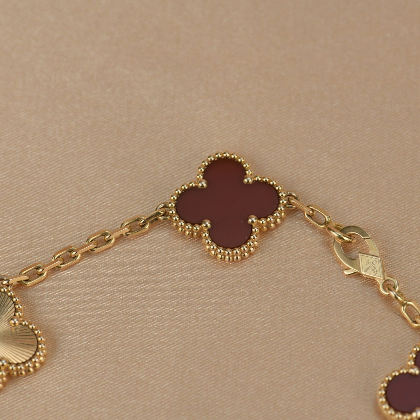 [Luna Brilliance]CLOVER  5 MOTIFS CARNELIAN GOLD BRACELET